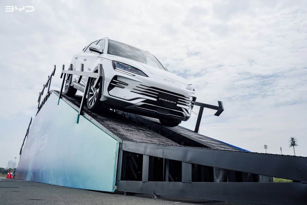 sự kiện ra mắt byd sealion 6